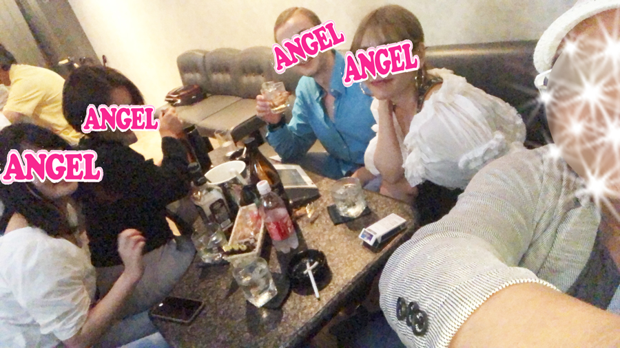 宮崎スナックAngel接客風景